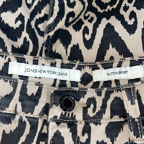 Jones New York Jeans - animal print jeans skirt - black and tan - size 4 - Picture 3 of 5